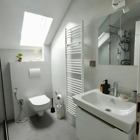 Garden - Free Parking *