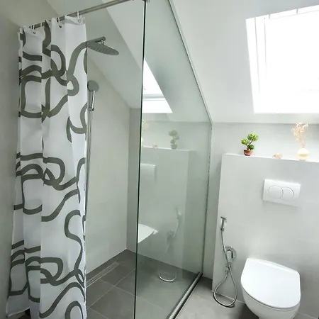 Garden - Free Parking