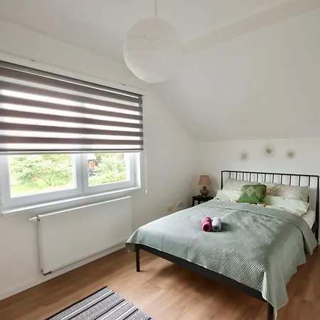 Garden - Free Parking Apartment *