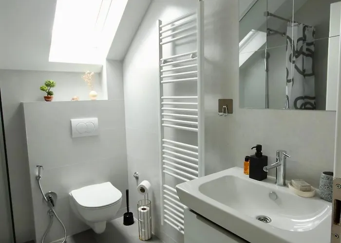 Garden - Free Parking *