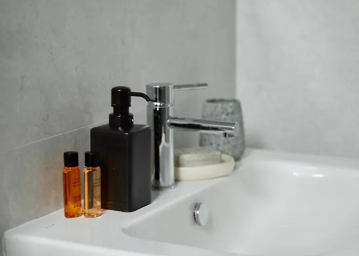 Garden - Free Parking *